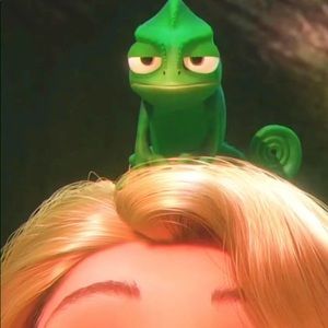 Meet your Posher, Ava